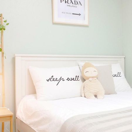H House Yeonnam Apartment Seoul Room photo