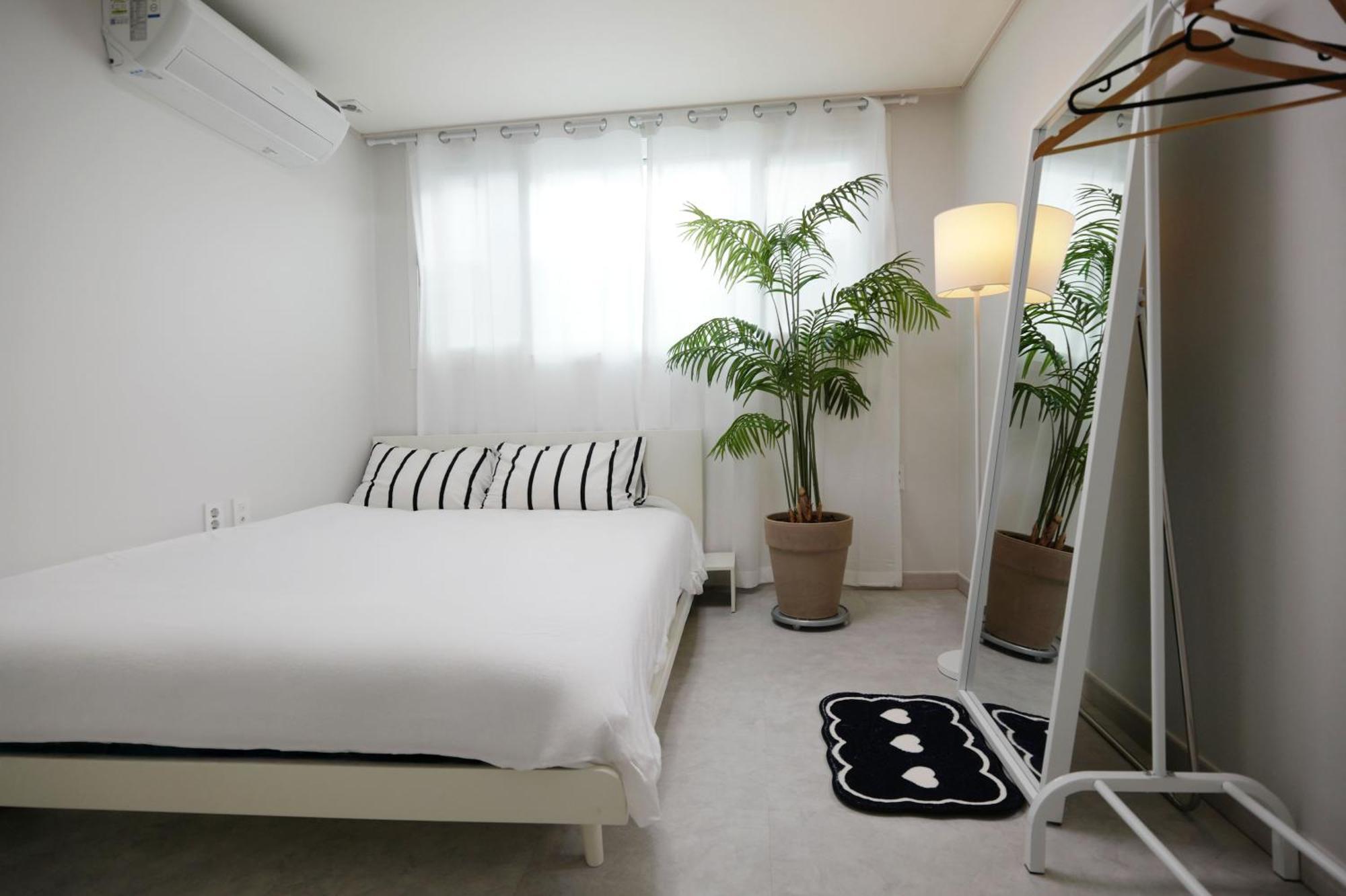 H House Yeonnam Apartment Seoul Exterior photo